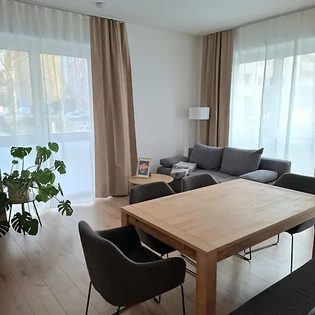 And Stylish With 2 Bedrooms And Free Parking リンツ