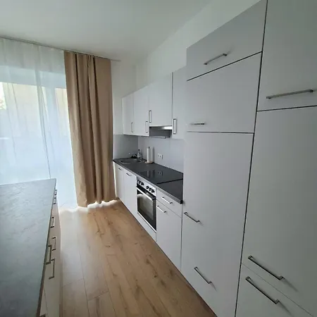 And Stylish With 2 Bedrooms And Free Parking アパート *