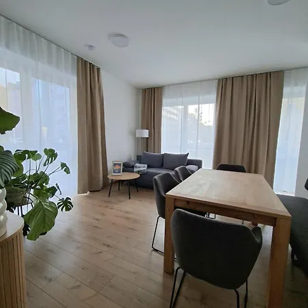 And Stylish With 2 Bedrooms And Free Parking アパート *