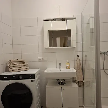 アパート And Stylish With 2 Bedrooms And Free Parking リンツ