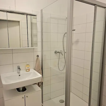 And Stylish With 2 Bedrooms And Free Parking アパート リンツ