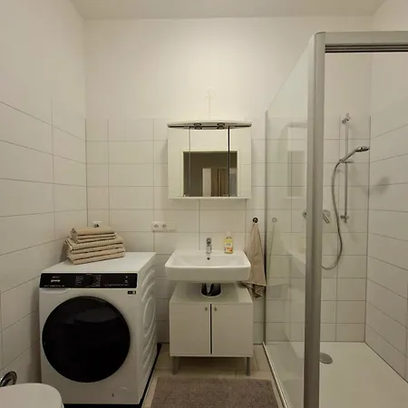 アパート And Stylish With 2 Bedrooms And Free Parking *