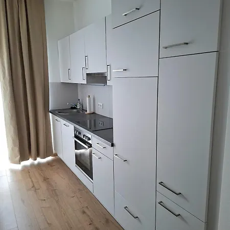 And Stylish With 2 Bedrooms And Free Parking * リンツ